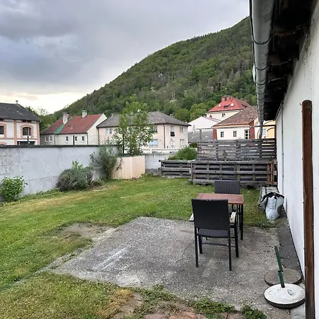 Gudzevic Ferien Unterkuenfte A 2 Gloggnitz