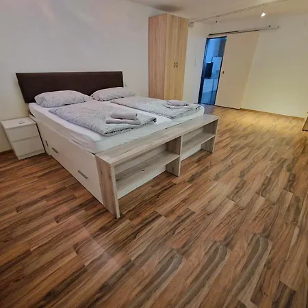 Apartment Gudzevic Ferien Unterkuenfte A 2 *