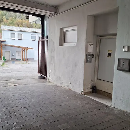 Gudzevic Ferien Unterkuenfte A 2 Gloggnitz